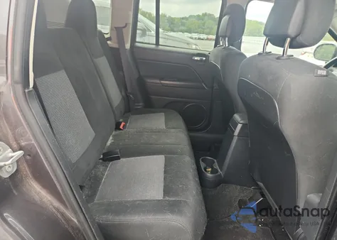 2016 Jeep Compass Sport z USA, uszkodzony, nr VIN 1C4NJDBB4GD756071